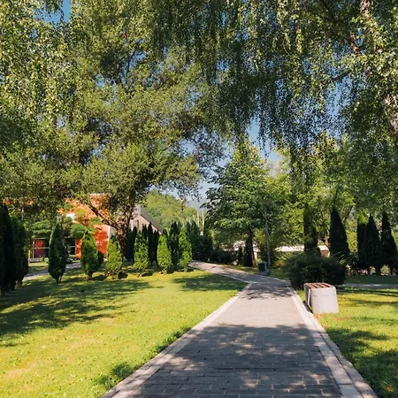Garden 4*