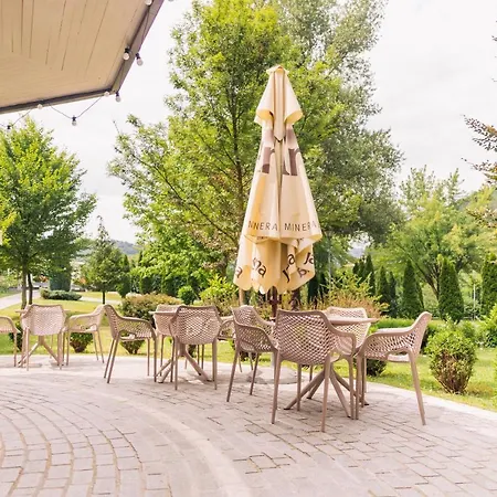 Отель Garden 4*