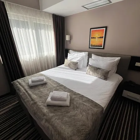 Garden Hotel 4*